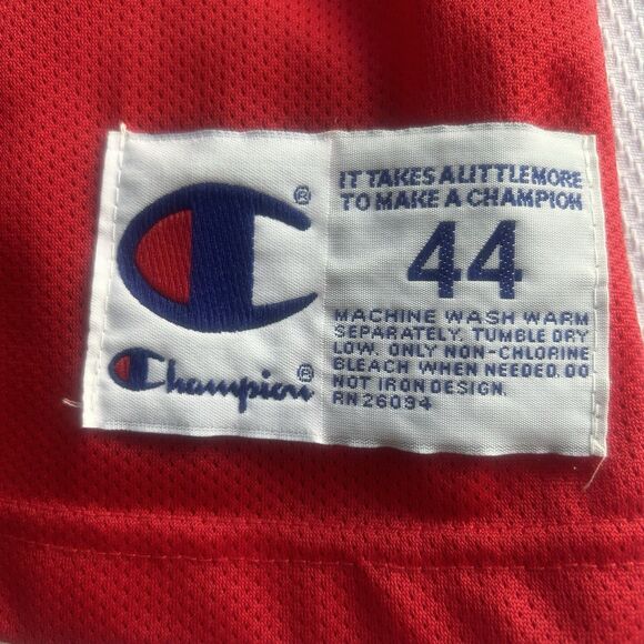 Scottie Pippen #33 Chicago Bulls Red Champion Jersey Vintage Adult Size 44 NBA - Picture 2 of 6